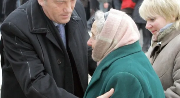 Как Ющенко молился за жертв Голодомора (ФОТО)