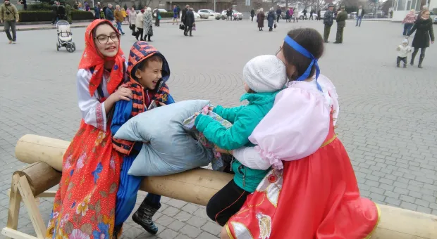 В Севастополе на Масленицу съели более тысячи блинов В Севастополе на Масленицу съели более тысячи блинов