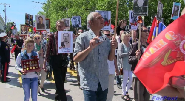 Всенародная акция «Бессмертный полк» собрала в Севастополе более 15 тысяч участников