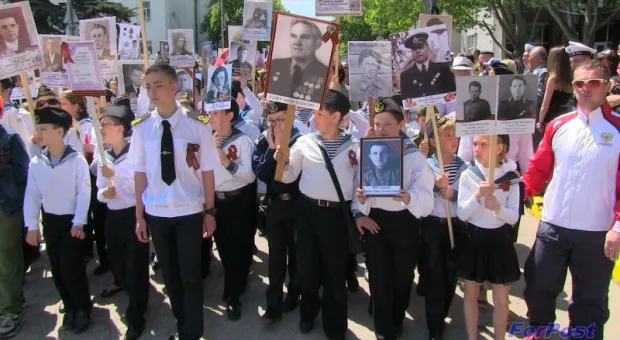 Всенародная акция «Бессмертный полк» собрала в Севастополе более 15 тысяч участников