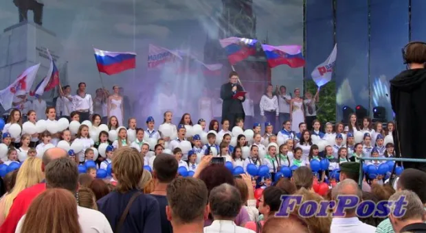 День города в Севастополе завершился концертом и салютом