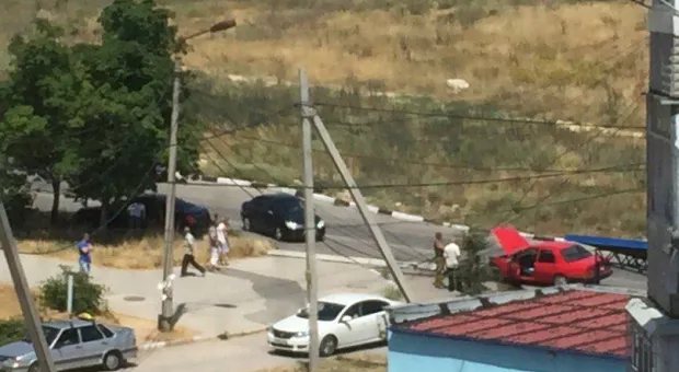 В Севастополе Форд и Мерседес не поделили дорогу, пострадал столб