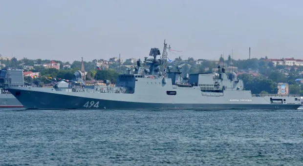Около 100 тысяч зрителей посмотрели в Севастополе парад кораблей в День ВМФ