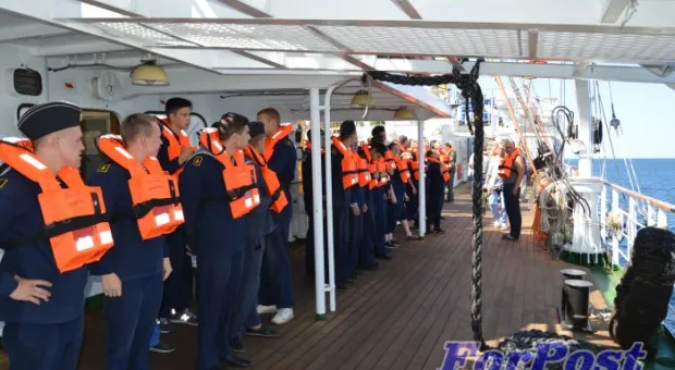 Парусник «Херсонес» успешно провел испытания и поднял паруса Парусник «Херсонес» успешно провел испытания и поднял паруса