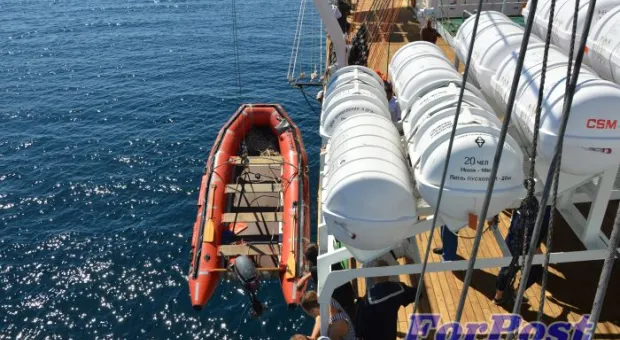 Парусник «Херсонес» успешно провел испытания и поднял паруса Парусник «Херсонес» успешно провел испытания и поднял паруса