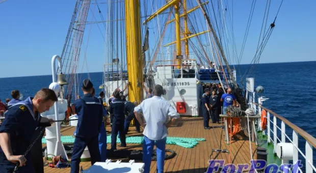 Парусник «Херсонес» успешно провел испытания и поднял паруса Парусник «Херсонес» успешно провел испытания и поднял паруса