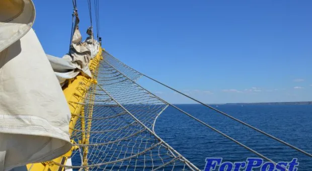 Парусник «Херсонес» успешно провел испытания и поднял паруса Парусник «Херсонес» успешно провел испытания и поднял паруса