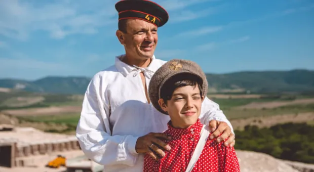 «Модель из будущего» покоряет поклонников эксцентричными фото