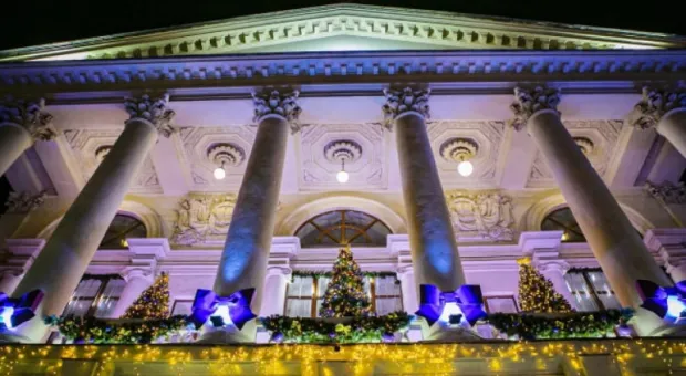 Новости Крыма - Новогодний подарок: в арт-отеле «Украина» проходит праздничная выставка