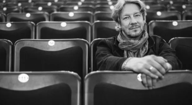 Новости Крыма - О чём молчит женщина: изящный детектив от театра Луначарского