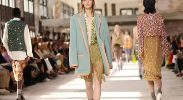 Мировые новости - Неделя моды в Париже: эффектный люкс и унылая Balenciaga