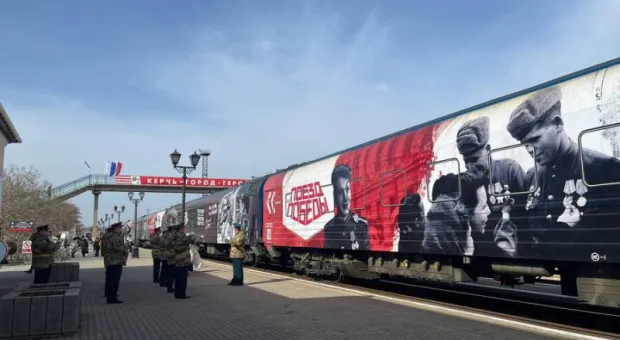 Новости России - Блогер устроила скандал, когда её якобы не пустили в Эрмитаж из-за «слишком нарядной одежды»