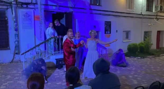 Новости России - Когда актёры рассказывают, а художницы молчат: театральный эксперимент в Севастополе