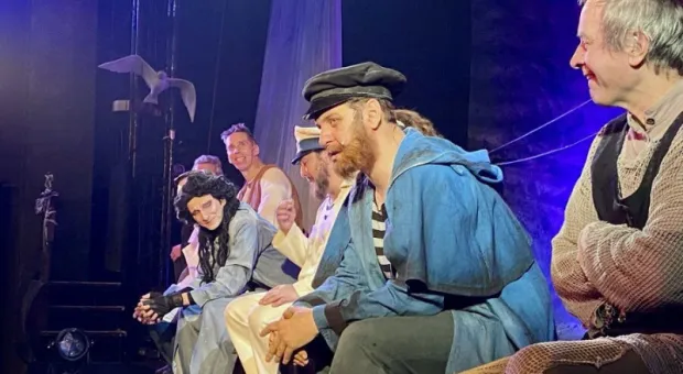 Музыкальная реликвия: чем удивляет Lux от Розалии