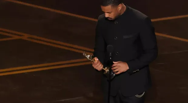 Юмашев — но не тот: севастопольская галерея открыла выставку о творчестве советского художника и лётчика