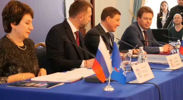 Новости Севастополя - Севастопольская «Единая Россия» получила Саблина и новый политсовет