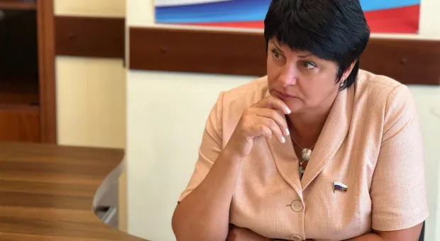 Новости Севастополя - Депутат назвал женщин хабалками и предложил им биться головой об стену