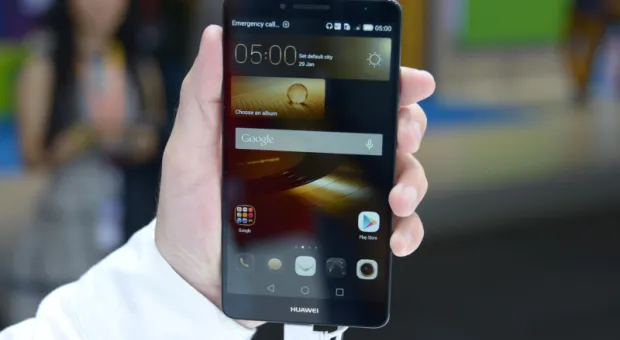 Новости России - Huawei выпустила фотопринтер для смартфона