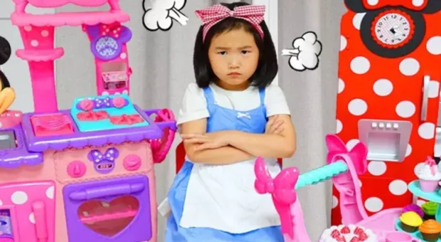 Мировые новости - Мощный клей удержал в воздухе 17-тонный грузовик. Видео