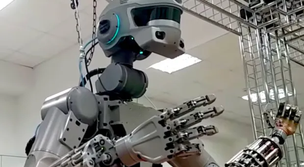 Новости России - Человекоподобный робот начал работать в одной из российских клиник