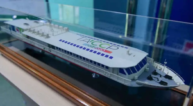 Новости России - Шторм у берегов Крыма помешал поисковикам опознать затонувшее судно