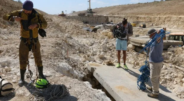 Новости Крыма - В Крыму женщину-спелеолога шесть часов доставали из пещеры на Чатыр-Даге