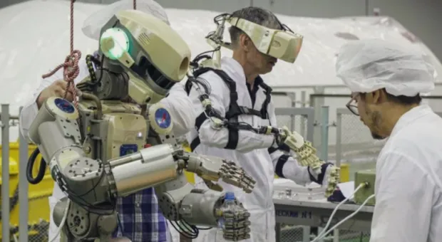 Новости России - 27% людей готовы завести роман с роботом