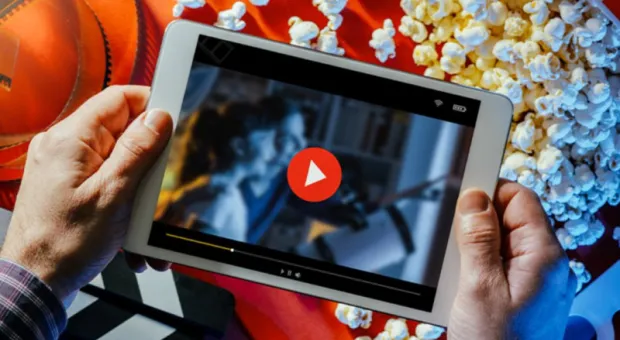 Новости России - Уже не кинотеатр, но еще не костел: в Севастополе продолжает разрушаться «Дружба»