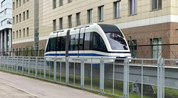 Новости России - Жители Севастополя вынуждены скакать по железнодорожным путям 