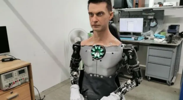 Новости России - Будущее уже наступило: робот пошел в школу вместо больного ученика