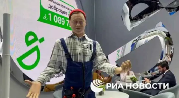 Новости России - В России создали робота-художника, копирующего полотна великих живописцев