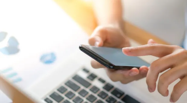 Мировые новости - Как охладить перегревшийся на солнце смартфон