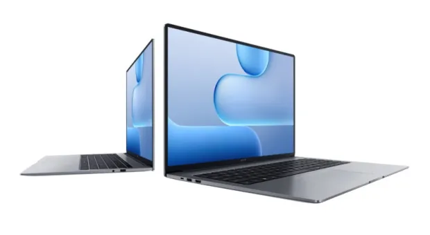 В Москве прошел первый в мире сеанс одновременной игры в шахматы на складных смартфонах