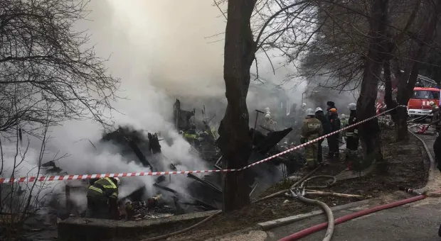 В Севастополе в завалах сгоревшего дома ищут семью из четырёх человек 