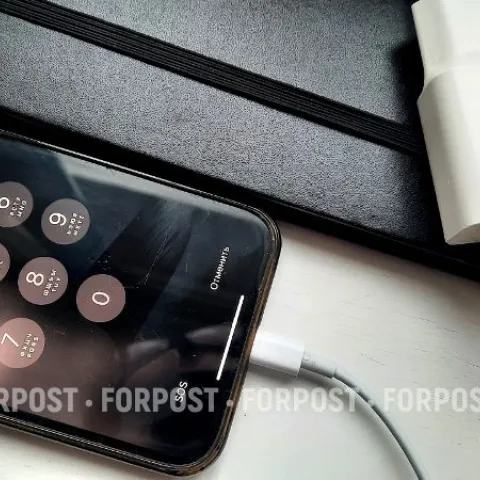 Взорванная батарея смартфона