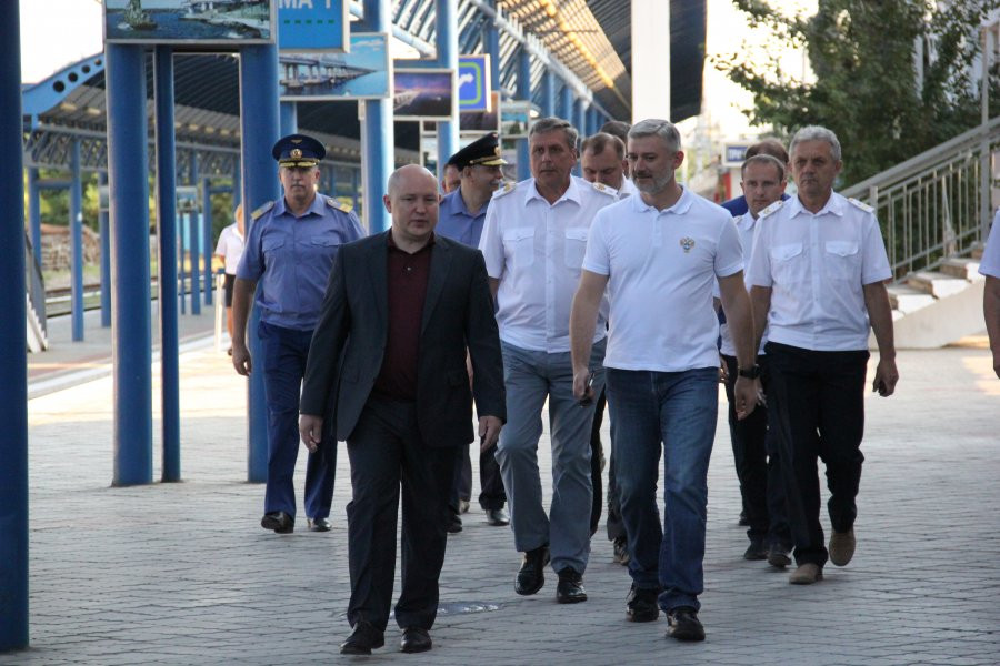 ForPost - Новости: Министр транспорта проверил Севастополь перед приходом поездов 