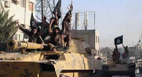 ForPost - Новости : Коалиция США дала выйти из Ирака в Сирию более 1 тыс. террористов с танками
