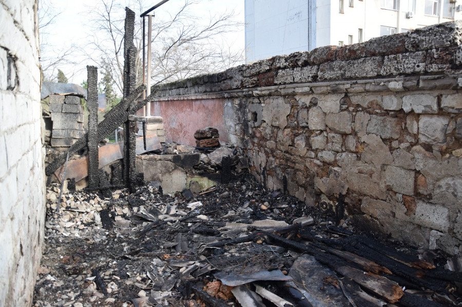 ForPost - Новости : На пожаре в центре Севастополя погиб мужчина