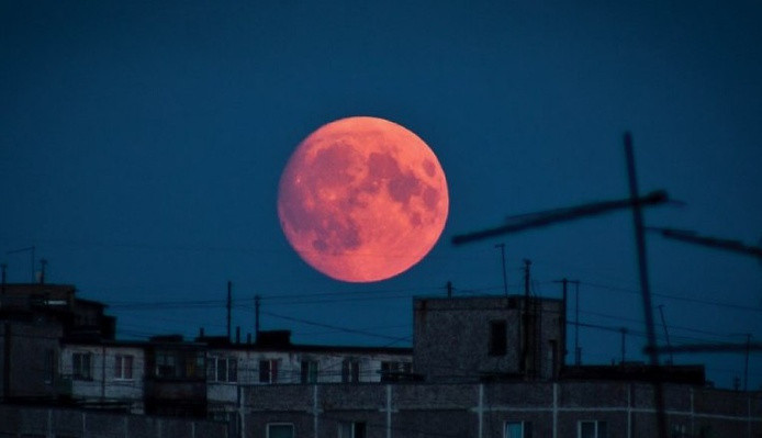 ForPost - Новости : Кровавая Луна спрячется от жителей Севастополя 