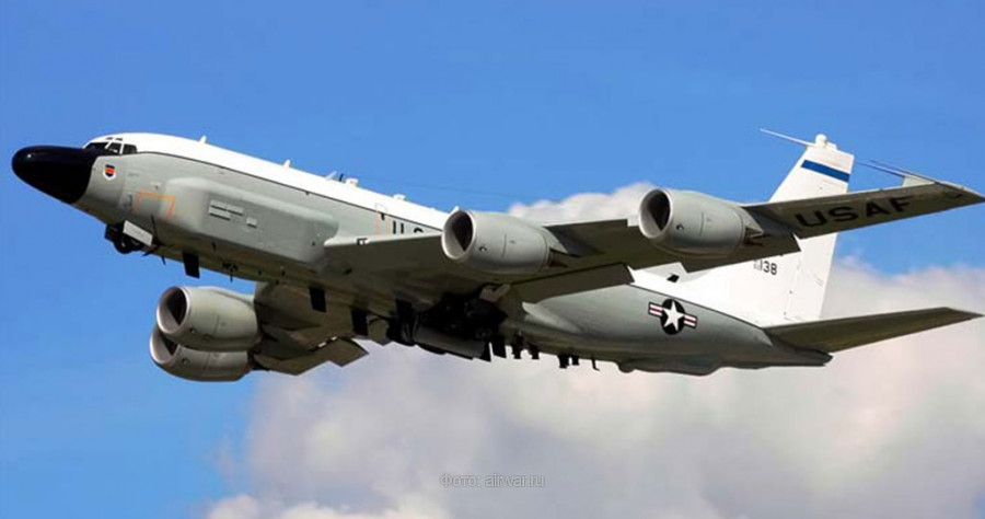 ForPost - Новости : Американский военный самолет провел разведку у западных границ России