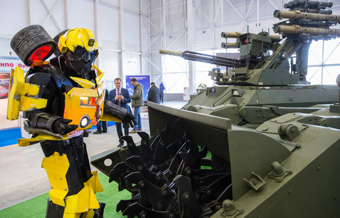 ForPost - Новости : В Параде Победы в Москве впервые будут участвовать роботы