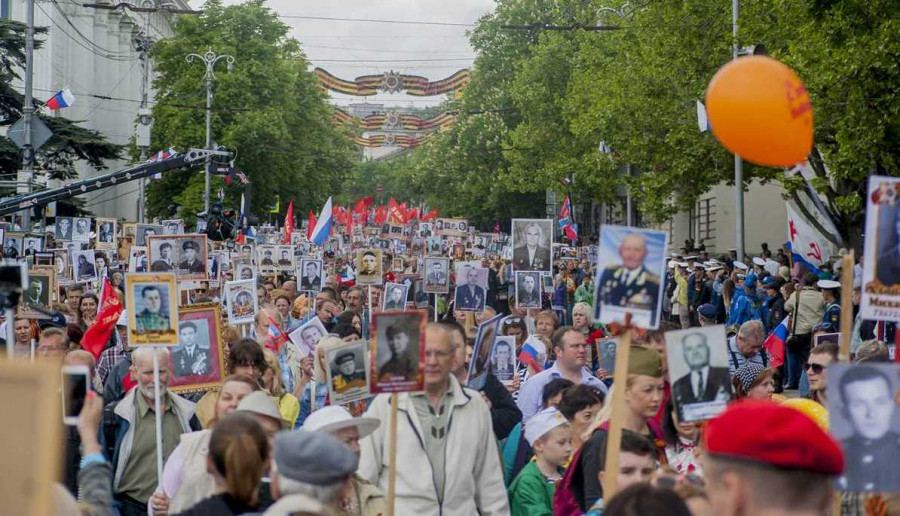 ForPost - Новости : В Севастополе в колонне «Бессмертного полка» прошли 50 тысяч человек