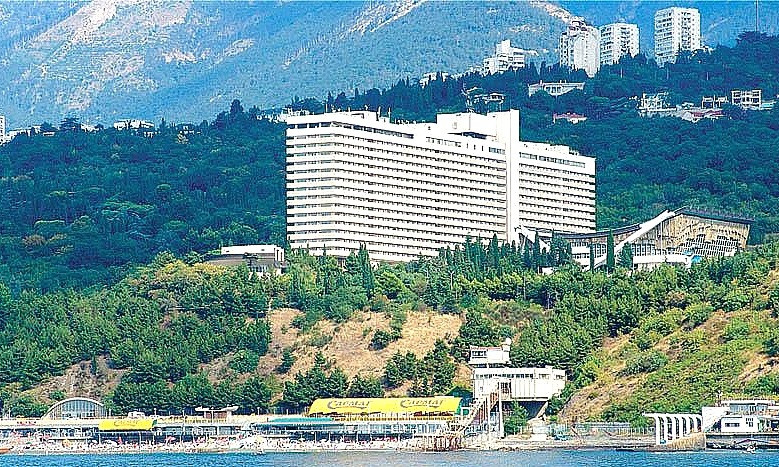 ForPost - Новости : Booking «помножил на ноль» крымские отели