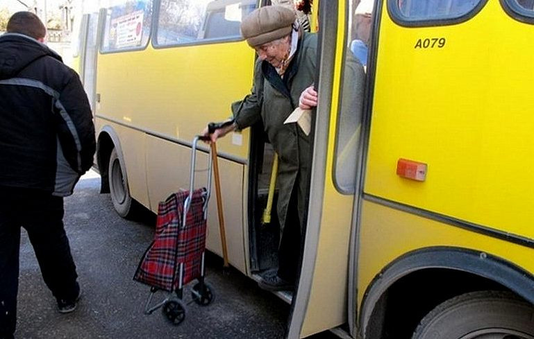 ForPost - Новости : Пенсионеры могут ездить в автобусах Севастополя бесплатно