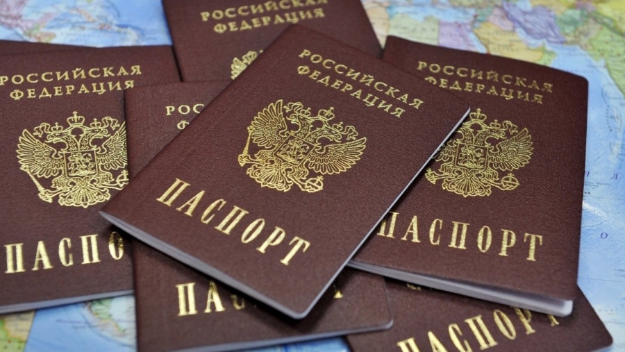 В России введут упрощенное принятие гражданства для соотечественников В России введут упрощенное принятие гражданства для соотечественников