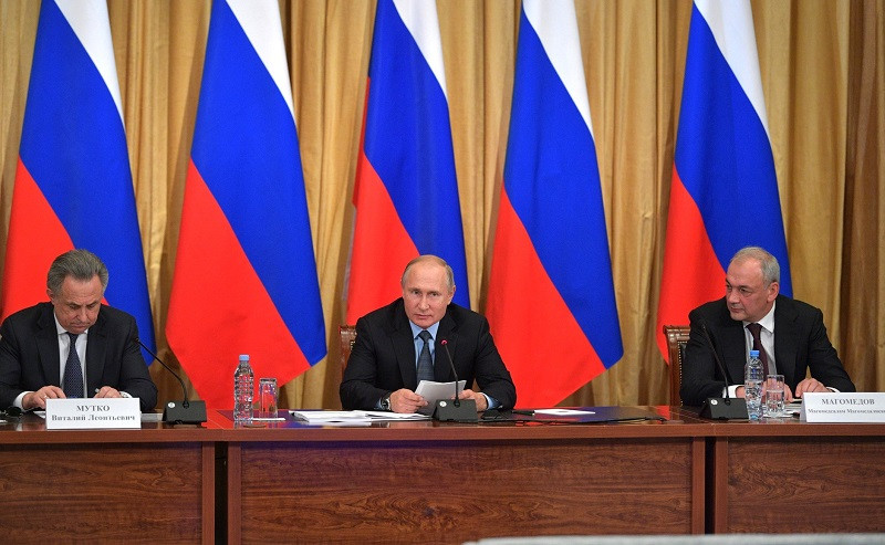 Путин поможет реабилитированным народам Крыма с документами Путин поможет реабилитированным народам Крыма с документами