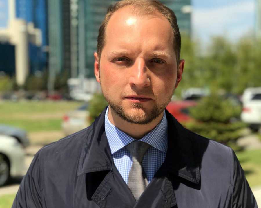 Пиарщик Овсянникова признался в работе на «Единую Россию» Пиарщик Овсянникова признался в работе на «Единую Россию»