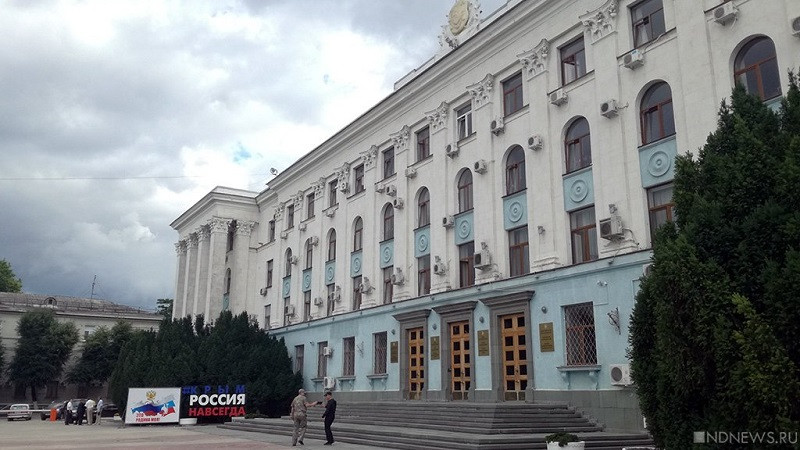 Власти Крыма опровергли отказ в матпомощи пострадавшей в Керчи Власти Крыма опровергли отказ в матпомощи пострадавшей в Керчи