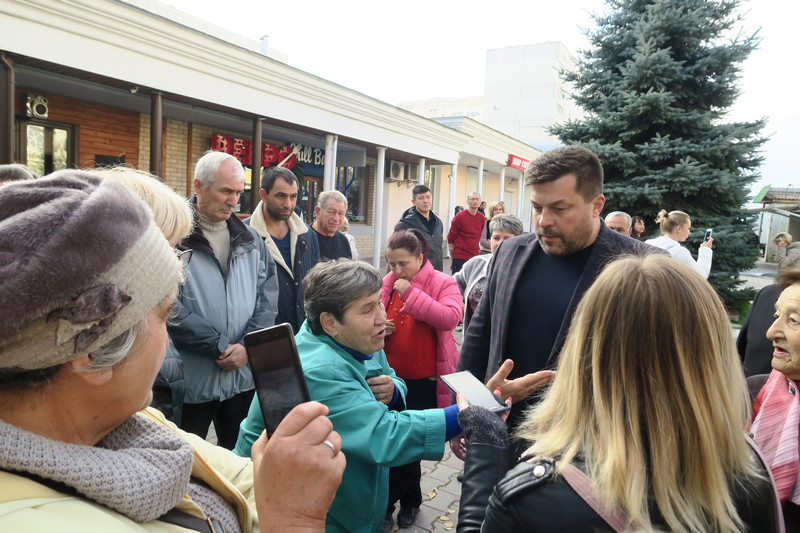 ForPost - Новости : «Войну пережила, но такого не видела»: как в Севастополе сносили Сталинградский рынок