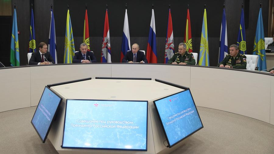 Путин призвал развивать производство «умных» боеприпасов Путин призвал развивать производство «умных» боеприпасов